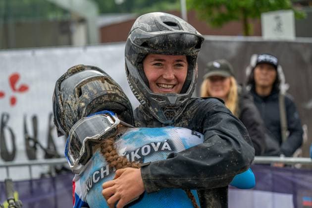 MOUNTAINBIKE - UCI MTB World Series LEOGANG,AUSTRIA,08.JUN.25 - CYCLING, MOUNTAIN BIKE - UCI Mountainbike World Cup, Enduro. Image shows Winni Goldsbury (NZL) and Simona Kuchynokova (SVK).  GEPAxpictures xWolfgangxKofler