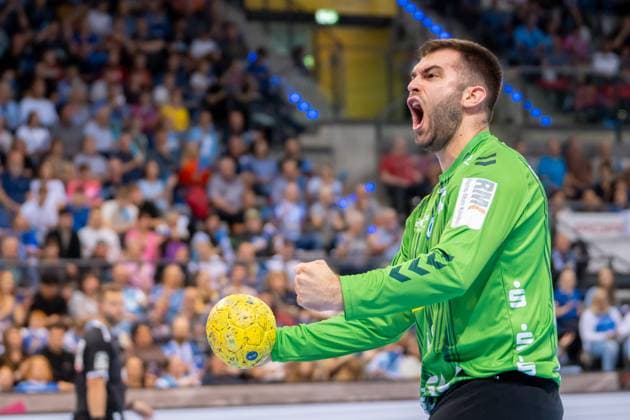 Handball I Herren I Saison 2024-2025 I Bundesliga I 34. Spieltag I TVB Stuttgart - SC DHfK Leipzig I 08.06.2025 Miljan Vujovic (16, TVB Stuttgart) jubelt Stuttgart Porsche Arena Baden-Württemberg Deutschland Copyright: xLobeca MaxxPetershansx