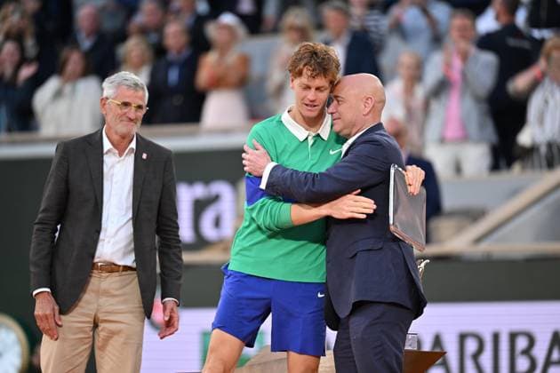 2025 Roland-Garros - Men s Single Final PARIS, FRANCE - JUNE 08: Italy s Jannik Sinner holds the runner-up trophy after the men s singles final match against Spain s Carlos Alcaraz on day 15 of the French Open tennis tournament on Court Philippe-Chatrier at the Roland-Garros Complex in Paris on June 8, 2025. Mustafa Yalcin Anadolu Paris France. Editorial use only. Please get in touch for any other usage.  Copyright: x2025xAnadoluxMustafaxYalcinx