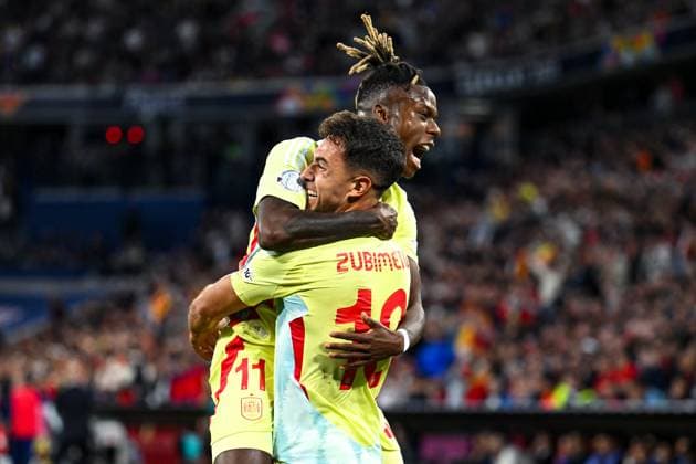 Sport Themen der Woche KW23 Sport Bilder des Tages Martin Zubimendi (Spanien, 18) und Nico Williams (Spanien, 11) bejubeln das Tor zum 0:1, GER, Portugal vs Spanien, Fussball, UEFA, Nations League, Finale, Spielzeit 2024 2025, 08.06.2025. GER, Portugal vs Spanien, Fussball, UEFA, Nations League, Finale, Spielzeit 2024 2025, 08.06.2025. Muenchen *** Martin Zubimendi Spain, 18 and Nico Williams Spain, 11 celebrate the goal for 0 1, GER, Portugal vs Spain, Football, UEFA, Nations League, Final, 2024 2025 season, 08 06 2025 GER, Portugal vs Spain, Football, UEFA, Nations League, Final, 2024 2025 season, 08 06 2025 Munich Copyright: xEibner-Pressefoto FlorianxWiegandx EP_FWD