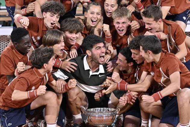 Carlos Alcaraz wins Men’s Singles title at Roland Garros PARIS, FRANCE - JUNE 8: Spain s Carlos Alcaraz celebrates with the championship trophy after winning the men s singles final match against Italy s Jannik Sinner at the French Open tennis tournament at Roland-Garros in Paris, France on June 8, 2025. Burak Akbulut Anadolu Paris France. Editorial use only. Please get in touch for any other usage.  Copyright: x2025xAnadoluxBurakxAkbulutx