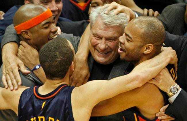April 7, 2010, Minneapolis, Mn, USA: Golden State Warriors coach Don Nelson celebrates with his players following a 116-107 win over the Minnesota Timberwolves at the Target Center in Minneapolis, .on Wednesday, April 7, 2010. With the win, Nelson set an NBA, Basketball Herren, USA record for career victories with 1,333, passing Lenny Wilkens. Minneapolis USA - ZUMAm67_ 20100407_zaf_m67_004 Copyright: xMarlinxLevisonx