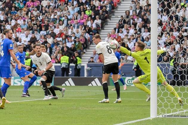 Kylian Mbappe (Frankreich 10) erzielt das Tor zum 0:1, Torwart Goalkeeper Marc-Andr ter Stegen (Deutschland 1) ist geschlagen 08.06.2025 Fussball UEFA Nations League Deutschland vs Frankreich, Nekarstadion, Stuttgart,