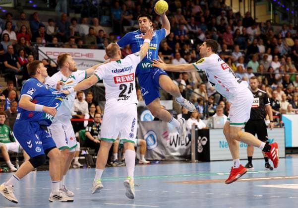 BAU 08.06.2025 Stuttgart Handball TVB Stuttgart vs SC DHFK Leipzig, v.l. Achilleas Toskas (TVB, am Ball)