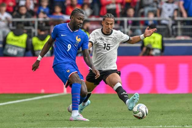 v. li. im Zweikampf Marcus Thuram (Frankreich 9) Thilo Kehrer (Deutschland 15) 08.06.2025 Fussball UEFA Nations League Deutschland vs Frankreich, Nekarstadion, Stuttgart,