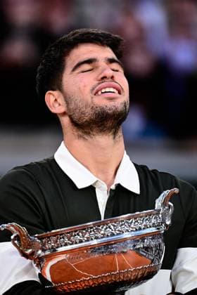 TENNIS : Roland Garros 2025 - Internationaux de France - 08 06 2025 Carlos Alcaraz ( Spain ) with trophy on hands during the 2025 French Open at Roland Garros on Juin 08 , 2025 in Paris, France. ( Photo Dante Badano PSNewz ) - ParisFrance  Copyright: xx