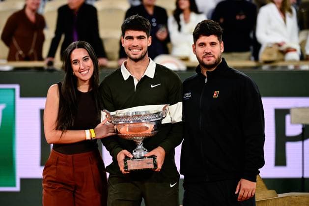 TENNIS : Roland Garros 2025 - Internationaux de France - 08 06 2025 Carlos Alcaraz ( Spain ) celebrates with his family during the 2025 French Open at Roland Garros on Juin 08 , 2025 in Paris, France. ( Photo Dante Badano PSNewz ) - ParisFrance  Copyright: xx