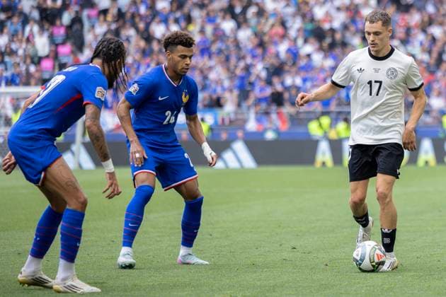 Stuttgart, Germany, June 08st 2025: A duel between Florian Wirtz (17 GER) and Malo Gusto (17 FRA) during the UEFA Nations League 3rd Place between Germany and France at Stuttgart Arena in Stuttgart, Germany. Philipp Kresnik (Philipp Kresnik SPP) Copyright: xPhilippxKresnikx xSPPx spp-en-PhKrSp-_KRE1675