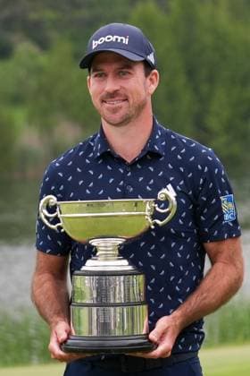 RBC Canadian Open 2025 - Final Round CALEDON, CANADA - JUNE 8 : Nick Taylor of Canada poses with Rivermead Cup, the trophy for the lowest scoring Canadian at the national men s golf championship during the trophy ceremony of the RBC Canadian Open 2025 at TPC Toronto at Osprey Valley in Caledon, Ontario, Canada on June 8, 2025. Mert Alper Dervis Anadolu Ontario Canada. Editorial use only. Please get in touch for any other usage.  Copyright: x2025xAnadoluxMertxAlperxDervisx