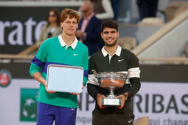 June 8, 2025, Paris, Paris, France: Jannik Sinner (ITA) and Carlos Alcaraz (ESP) during the trophy ceremony of the tennis Grand Slam of Roland Garros 2025 menÃ¢â‚¬â ¢s final match between Jannik Sinner (ITA) and Carlos Alcaraz (ESP) at Philippe Chatrier central court in Roland Garros Stadium - on June 08 2025.Paris - France Paris France - ZUMAb253 20250608_zsp_b253_167 Copyright: xLoicxBaratouxx