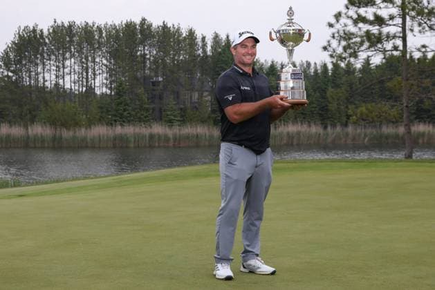 PGA, Golf Herren 2025: RBC Canadian Open, Final Round Jun 08 June 08, 2025: Ryan Fox holds the RBC Canadian Open championship trophy after winning a three hole playoff in the final round of the RBC Canadian Open held at TPC Toronto at Osprey Valley in Caledon, Ontario, Canada. Daniel Lea CSM (Credit Image: Â Daniel Lea Cal Media) Caledon Canada EDITORIAL USE ONLY Copyright: xx ZUMA-20250608_zma_c04_104.jpg DanielxLeax csmphotothree390998