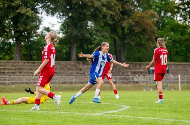 Fussball, Senioren, Saison 2024 2025, Finale im Berliner Pokal der D-Juniorinnen im Volkspark Mariendorf, Hertha BSC - 1. FC Union Berlin, Dlvin Qaso (Hertha), Jubel nach Tor zum 4:0, 09.06. 2025, Copyright: xSebastianxRäppold MatthiasxKochx