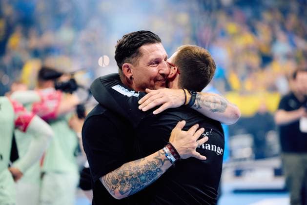 Stefan Kretzschmar (508, DYN TV), Jaron Siewert (0, Füchse Berlin) Jubel Handball I Herren I Saison 2024-2025 I Daikin HBL I 34. Spieltag I Rhein-Neckar Löwen - Füchse Berlin I 08.06.2025 Copyright: xMaxxMesterx