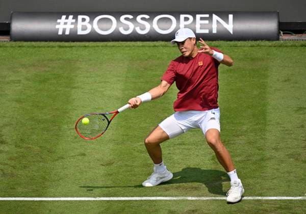 Brandon Nakashima USA Aktion Tennis Herren BOSS Open ATP, Tennis Herren 500 Stuttgart 2025 Weissenhof BOSS Open ATP 500 Stuttgart 2025