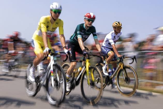 CICLISMO - Ciclismo Su Strada - Criterium du Dauphine 2025 - Stage 2 Tadej Pogacar, UAE Team Emirates - XRG, EVENEPOEL Remco Soudal Quick-Step, VINGEGAARD Jonas, Team Visma Lease a Bike, during the Criterium du Dauphine, Premilhat, Issoire - 06 09 2025 - Stage 2 - 204,6 km during Criterium du Dauphine 2025 - Stage 2, Street Cycling race in France, France, June 09 2025 France France Copyright: xIPAxSport ABACAx