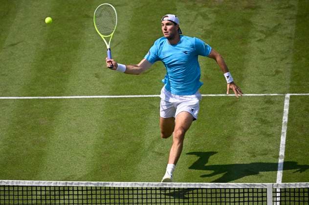 Jan-Lennard Struff (GER) Aktion Tennis Herren BOSS Open ATP, Tennis Herren 500 Stuttgart 2025 Weissenhof BOSS Open ATP 500 Stuttgart 2025
