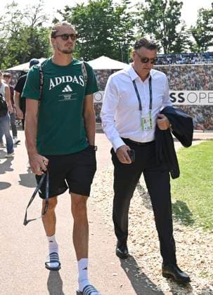 Ankunft Alexander Zverev (GER) kommt auf das Gelaende des TC Weissenhof mit Turnierdirektor Edwin Weindorfer Tennis Herren BOSS Open ATP, Tennis Herren 500 Stuttgart 2025 Weissenhof BOSS Open ATP 500 Stuttgart 2025