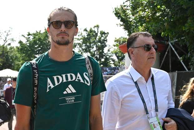 Ankunft Alexander Zverev (GER) kommt auf das Gelaende des TC Weissenhof mit Turnierdirektor Edwin Weindorfer Tennis Herren BOSS Open ATP, Tennis Herren 500 Stuttgart 2025 Weissenhof BOSS Open ATP 500 Stuttgart 2025