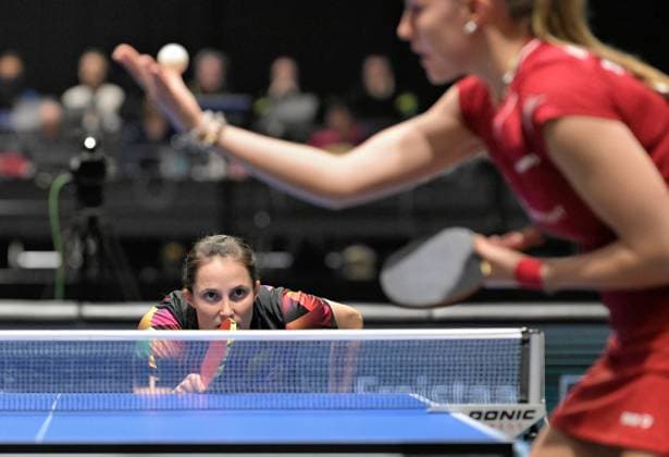 Sport Themen der Woche KW24 Sport Bilder des Tages Sabine Winter vom TSV Dachau unterlag im Final des Damen-Einzels Titelverteidigerin Annett Kaufmann vom Bundesligisten SV DJK Kolbermoor. Deutsche Tischtennis-Finals 2025 - Messe Erfurt, 9. Juni: Sabine Winter vom TSV Dachau unterlag im Final des Damen-Einzels Titelverteidigerin Annett Kaufmann vom Bundesligisten SV DJK Kolbermoor. Bei den 2. Deutschen Tischtennis-Finals werden die Deutschen Meisterschaften der Damen und Herren, der Jugend 15 und Jugend 19, der Senioren und der Amateure (Leistungsklassen A, B, C) in Erfurt ausgetragen. Insgesamt gehen vom 6. bis 9. Juni 1.000 Teilnehmer in den Messehallen an den Start Erfurt Messe Erfurt Thüringen Deutschland *** Sabine Winter from TSV Dachau was defeated in the womens singles final by defending champion Annett Kaufmann from Bundesliga club SV DJK Kolbermoor German Table Tennis Finals 2025 Erfurt Exhibition Center, June 9 Sabine Winter from TSV Dachau was defeated in the womens singles final by defending champion Annett Kaufmann from Bundesliga club SV DJK Kolbermoor At the 2 German Table Tennis Finals, the German Championships for women and men, the youth 15 and youth 19, the seniors and the amateurs performance classes A, B, C will be held in Erfurt A total of 1,000 participants will be competing in the exhibition halls from June 6 to 9 Erfurt Messe Erfurt Thuringia Germany