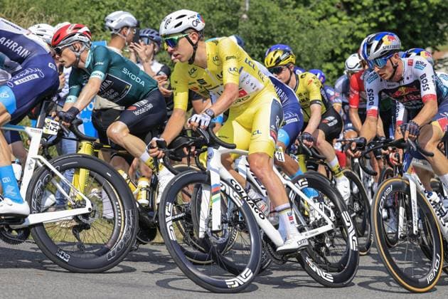 CICLISMO - Ciclismo Su Strada - Criterium du Dauphine 2025 - Stage 2 Tadej Pogacar, UAE Team Emirates - XRG, during the Criterium du Dauphine, Premilhat, Issoire - 06 09 2025 - Stage 2 - 204,6 km during Criterium du Dauphine 2025 - Stage 2, Street Cycling race in France, France, June 09 2025 France France  Copyright: xIPAxSport ABACAx