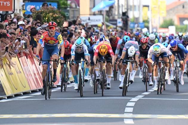 09-06-2025 Criterium Du Dauphine Libere; Tappa 02 Premilhat - Issoire; 2025, Lidl - Trek; 2025, Alpecin - Deceuninck; Milan, Jonathan; Van Der Poel, Mathieu; Issoire; 