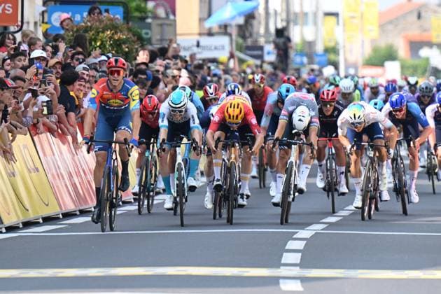 09-06-2025 Criterium Du Dauphine Libere; Tappa 02 Premilhat - Issoire; 2025, Lidl - Trek; 2025, Alpecin - Deceuninck; Milan, Jonathan; Van Der Poel, Mathieu; Issoire; 