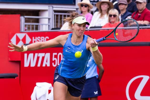 Tennis - 2025 WTA, Tennis Damen HSBC Championships - Round One - P. Kvitova vs B. Haddad Maia - The Queens Club - Monday 9th June 2025 Beatriz Haddad Maia (BRA) with a forehand return Colorsport Daniel Bearham  csp_ten_quW_db_09062025_
