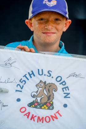 Fan shows autographs from players at the Oakmont Country Club, site of the USGA 125 U.S. Open Championship in Oakmont Pennsylvania near Pittsburgh on Monday, June 9, 2025.  PIT2025060904 ArchiexCarpenter