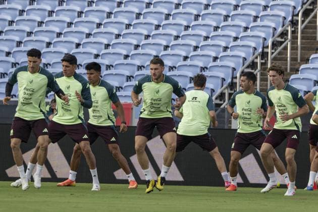 Training session of Mexico ahead of friendly against Turkiye in 2026 World Cup Qualifier preparations NORTH CAROLINA, UNITED STATES - JUNE 9: Players of Mexico National football team attend training session at Kenan Stadium in North Carolina ahead of a friendly football match against Turkiye, as part of preparations for the 2026 FIFA World Cup, WM, Weltmeisterschaft, Fussball qualifiers, in Chapel Hill, United States on June 9, 2025. Celal Gunes Anadolu North Carolina United States. Editorial use only. Please get in touch for any other usage.  Copyright: x2025xAnadoluxCelalxGunesx