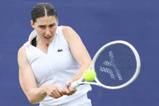 Ilkley Tennis Club, England, June 9th 2025: Elsa Jacquemot during the WTA, Tennis Damen 125 Lexus Ilkley Open match with Sijia Wei at Ilkley Tennis Club in Ilkley, England on June 9th 2025. (Sean Chandler SPP) Copyright: xSeanxChandlerx xSPPx spp-en-SeChSp-WTA 125 Lexus Ilkley Open - Sijia Wei v Elsa Jacquemot - Ilkley Tennis Club-62F5A4126