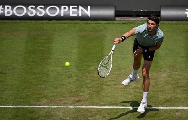 Arthur Rinderknech Aktion Aufschlag Tennis Herren BOSS Open ATP, Tennis Herren 250 Stuttgart 2025 Weissenhof BOSS Open ATP 250 Stuttgart 2025