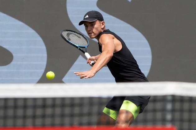 Konzentrierter Blick auf den Ball von Justin Engel, Justin Engel vs. James Duckwirth, Tennis, ATP, Tennis Herren Turnier, Boss-Open, Center-Court, Sechzehntelfinale, 10.06.2025, Justin Engel vs. James Duckwirth, Tennis, ATP-Turnier, Boss-Open, Center-Court, Sechzehntelfinale, 10.06.2025, Stuttgart Copyright: xEibner-Pressefoto EdwardxCheungx EP_ECG