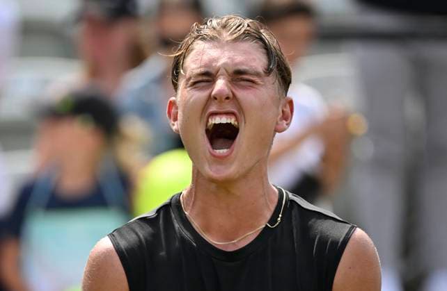 Sport Bilder des Tages Justin Engel GER Jubel, Freude, Emotion, emotional, jubelt, Glueck, gluecklich, nach Matchgewinn Gestik Geste Tennis Herren BOSS Open ATP, Tennis Herren 250 Stuttgart 2025 Weissenhof BOSS Open ATP 250 Stuttgart 2025
