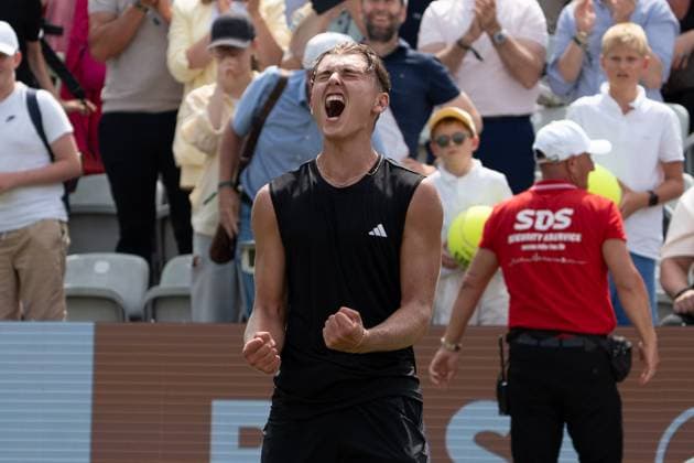 Pure Freude nach seinem Sieg. Justin Engel gibt seinen Emotionen freien Lauf, Justin Engel vs. James Duckwirth, Tennis, ATP, Tennis Herren Turnier, Boss-Open, Center-Court, Sechzehntelfinale, 10.06.2025, Justin Engel vs. James Duckwirth, Tennis, ATP-Turnier, Boss-Open, Center-Court, Sechzehntelfinale, 10.06.2025, Stuttgart Copyright: xEibner-Pressefoto EdwardxCheungx EP_ECG