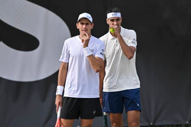 Matteo Arnaldi ITA und Lorenzo Sonego ITA bei der Absprache 10.06.2025 Tennis BOSS OPEN ATP, Tennis Herren 250, TC Weissenhof, Stuttgart,