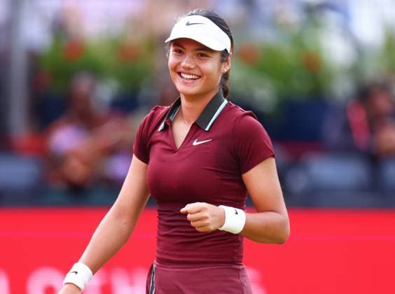 HSBC Tennis Championships, Queens Club, London, UK - 10 Jun 2025 Emma Raducanu (GBR) in action during her first round match against Cristina Busca (ESP) during the 2025 HSBC Tennis Championship at Queens Club London Queens Club London GBR, UK NEWSPAPERS OUT Copyright: xMarkxGreenwoodx