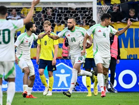 Algeria s Nabil Bentaleb with the ball after scoring his team s third goal (4-3) during the friendly soccer match between Sweden and Algeria at Strawberry Arena in Stockholm, Sweden, on June 10, 2025. In the background are Algeria s Rayan Ait Nouri and Sweden s captain Isak Hien. STOCKHOLM SWEDEN x10430x *** Algeria s Nabil Bentaleb with the ball after scoring his team s third goal 4 3 during the friendly soccer match between Sweden and Algeria at Strawberry Arena in Stockholm, Sweden, on June 10, 2025 In the background are Algeria s Rayan Ait Nouri and Sweden s captain Isak Hien STOCKHOLM SWEDEN x10430x  Copyright: xChristinexOlsson TTx SOCCER FRIENDLY SWEDEN-ALGERIA