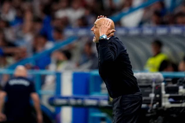 Italy v Moldova - FIFA 2026 World Cup Qualifier Luciano Spalletti head coach of Italy gestures during the FIFA 2026 Qualifier match between Italy and Moldova at Mapei Stadium on June 09, 2025 in Reggio Emilia, Italy. Reggio Emilia Mapei Stadium Reggio Emilia Italy Copyright: xGiuseppexMaffiax WorldCupQual_ItalyvMoldova_090625_BRU3371