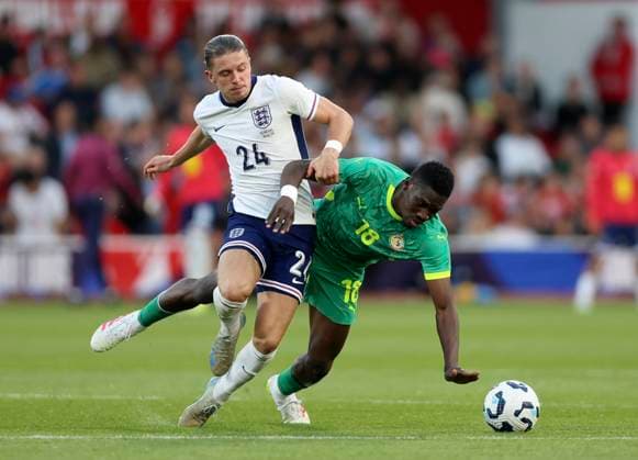 England v Senegal - International Friendly, Länderspiel, Nationalmannschaft Conor Gallagher of England and Ismaila Sarr of Senegal challenge during the international friendly match between England and Senegal at City Ground on June 10, 2025 in Nottingham, England. Nottingham City Ground England United Kingdom Copyright: xNigelxFrench Sportsphoto APLx 14128267