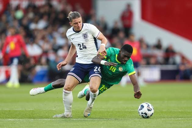 England v Senegal 10 June 2025, Nottingham - International Football Friendly - England v Senegal - Connor Gallagher of England and Ismaila Sarr of Senegal - Photo: Charlotte Wilson Offside. Nottingham UK Copyright: xCharlottexWilsonx xOffsidexOffside