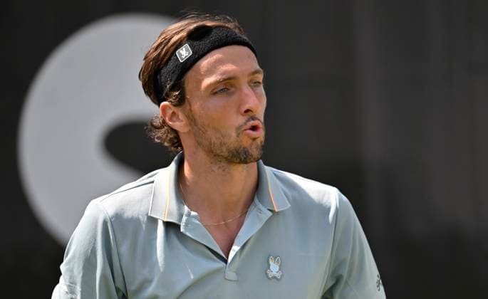 Arthur Rinderknech (FRA) Portrait Gestik Geste Tennis Herren BOSS Open ATP, Tennis Herren 250 Stuttgart 2025 Weissenhof BOSS Open ATP 250 Stuttgart 2025