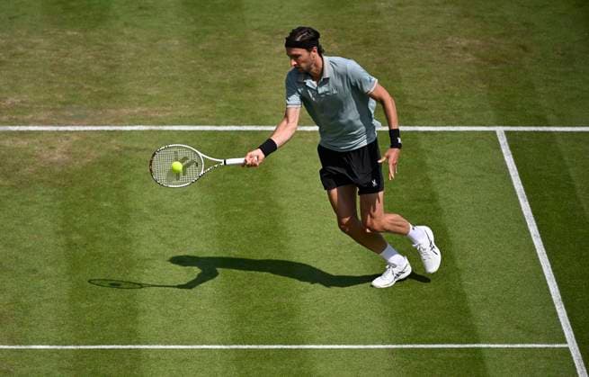 Arthur Rinderknech (FRA) Aktion Tennis Herren BOSS Open ATP, Tennis Herren 250 Stuttgart 2025 Weissenhof BOSS Open ATP 250 Stuttgart 2025