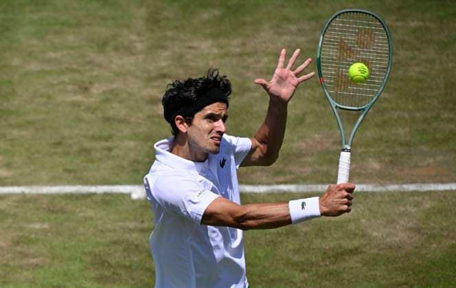 Pierre-Hugues Herbert (FRA) Aktion Tennis Herren BOSS Open ATP, Tennis Herren 250 Stuttgart 2025 Weissenhof BOSS Open ATP 250 Stuttgart 2025