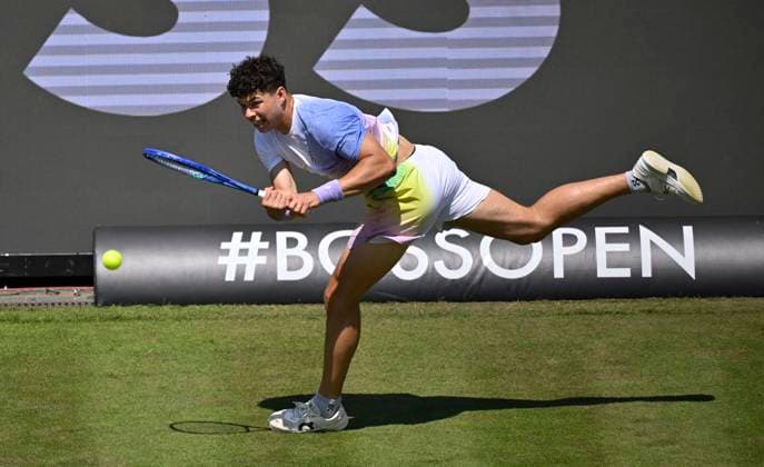 Ben Shelton (USA) Aktion Tennis Herren BOSS Open ATP, Tennis Herren 250 Stuttgart 2025 Weissenhof BOSS Open ATP 250 Stuttgart 2025