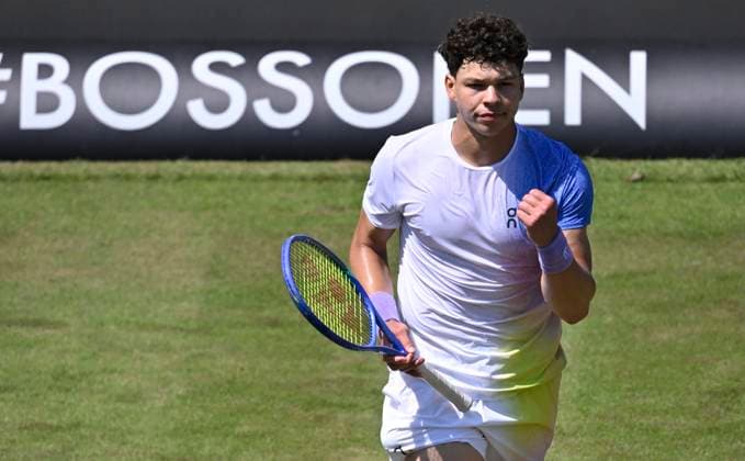 Ben Shelton (USA) Jubel, Freude, Emotion, emotional, jubelt, Glueck, gluecklich, ueber Matchgewinn Gestik Geste Tennis Herren BOSS Open ATP, Tennis Herren 250 Stuttgart 2025 Weissenhof BOSS Open ATP 250 Stuttgart 2025