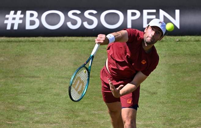 Quentin Halys (FRA) Aktion Aufschlag Tennis Herren BOSS Open ATP, Tennis Herren 250 Stuttgart 2025 Weissenhof BOSS Open ATP 250 Stuttgart 2025