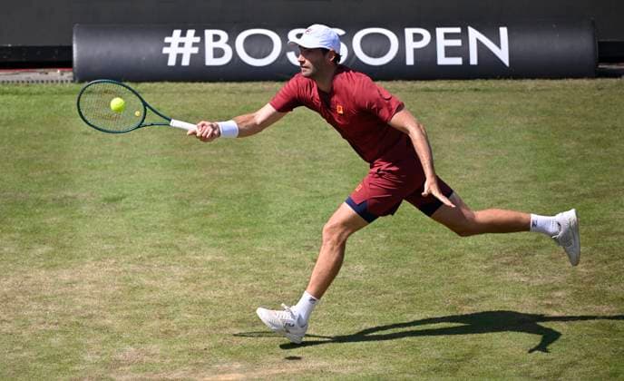 Quentin Halys (FRA) Aktion Tennis Herren BOSS Open ATP, Tennis Herren 250 Stuttgart 2025 Weissenhof BOSS Open ATP 250 Stuttgart 2025