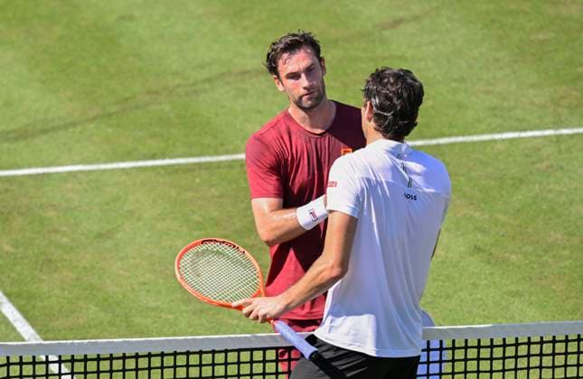 Quentin Halys (FRA) gratuliert Taylor Fritz (USA) zum Matchgewinn Gestik Geste Tennis Herren BOSS Open ATP, Tennis Herren 250 Stuttgart 2025 Weissenhof BOSS Open ATP 250 Stuttgart 2025