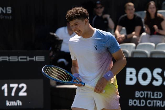 Ben Shelton Jubel, Emotionen, Ben Shelton vs. Pierre-Hughes Herbert, Tennis, ATP, Tennis Herren Turnier, Boss-Open, Center-Court, Achtelfinale, 11.06.2025, Ben Shelton vs. Pierre-Hughes Herbert, Tennis, ATP-Turnier, Boss-Open, Center-Court, Achtelfinale, 11.06.2025, Stuttgart Copyright: xEibner-Pressefoto EdwardxCheungx EP_ECG