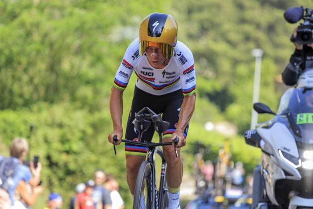 Remco Evenepoel, Soudal Quick-Step, winner stage, during the warm, during the Criterium du Dauphine 2025, Cycling event, Stage 4, Individual Time Trial, Charmes-sur-Rhone > Saint-Peray (17,4 Km) on 11 June 2025 in Saint-Peray, France - during Criterium du Dauphine 2025 - Stage 4, Street Cycling race in France, France, June 11 2025 Copyright: xStefanoxCavasino IPAxSportx xipa-agency.netx xx IPA_58922011 IPA_Agency_IPA58922011